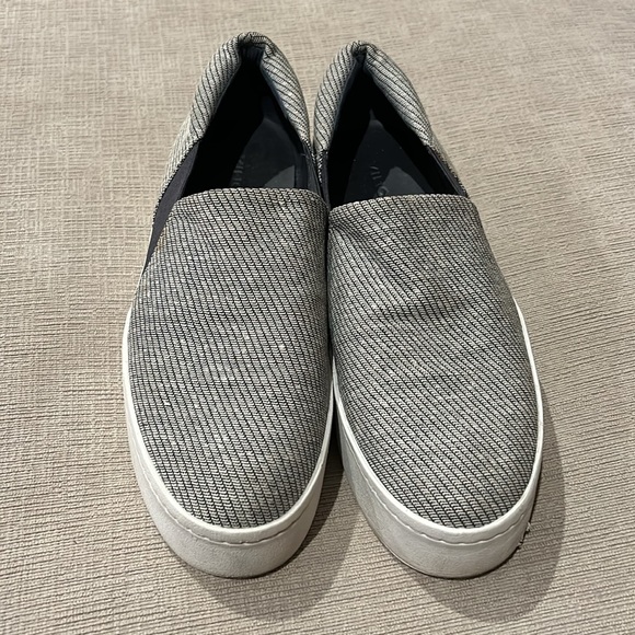 Vince athletic leisure shoes slip-on women’s size 7 - Picture 2 of 7